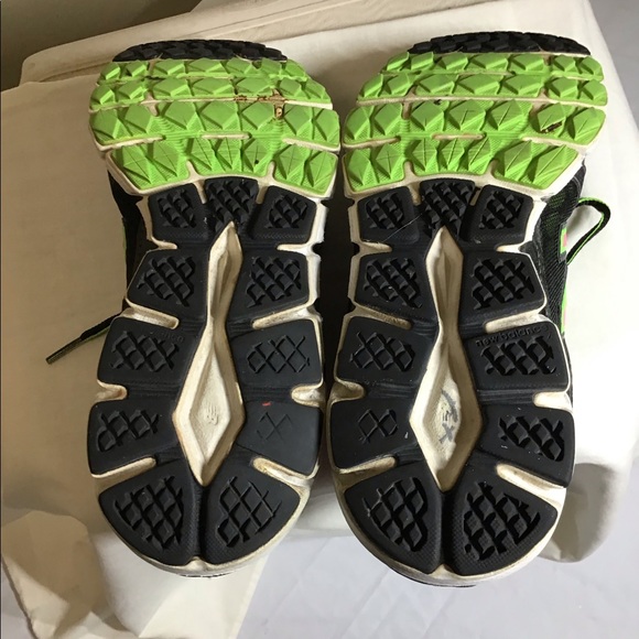 Women’s New Balance runners - Picture 8 of 9